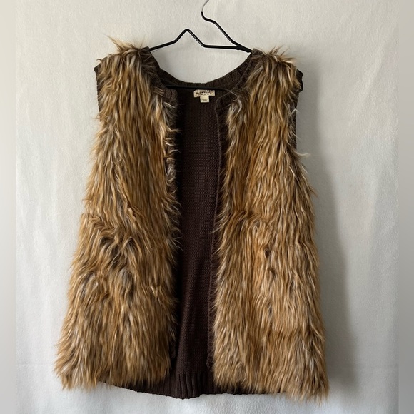 NWT One World Brown Size XL Faux Fur sweater Vest - Picture 1 of 8